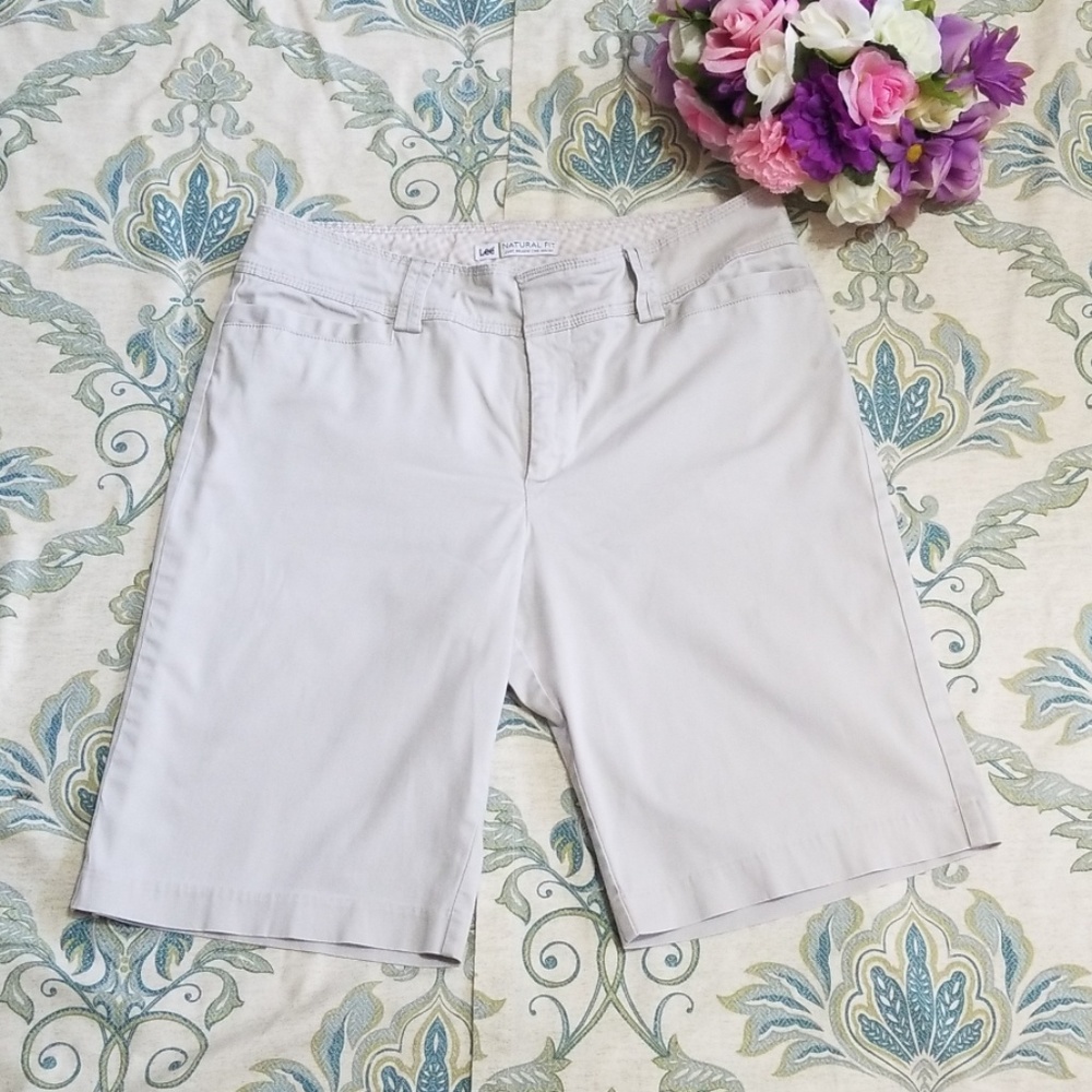 Lee Natural Fit Chino Bermuda Cream Shorts Sz 12M
